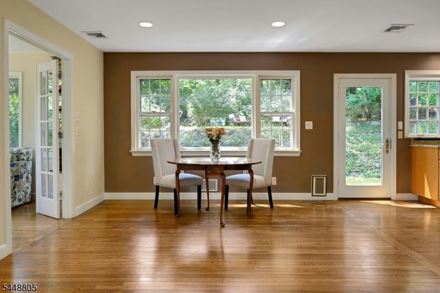 39 Lookout Rd, Mountain Lakes Boro, NJ 07046