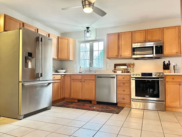 42 Mechanic St, Palmer, MA 01069