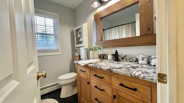 42 Mechanic St, Palmer, MA 01069