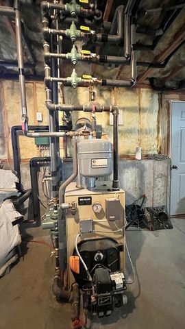 42 Mechanic St, Palmer, MA 01069