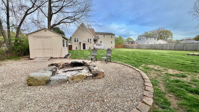 42 Mechanic St, Palmer, MA 01069