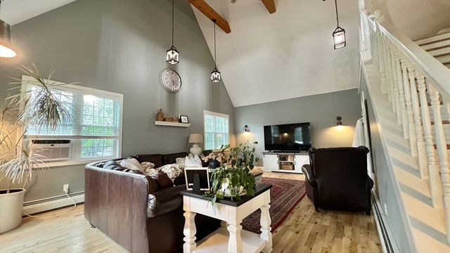 42 Mechanic St, Palmer, MA 01069
