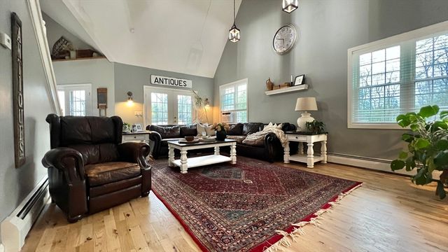 42 Mechanic St, Palmer, MA 01069