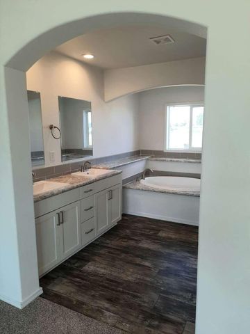 26 Manzano Street, Moriarty, NM 87035