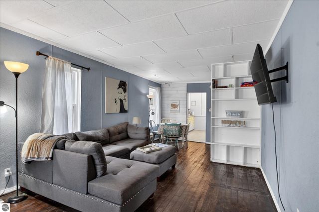 1815 W Genesee, Saginaw, MI 48602