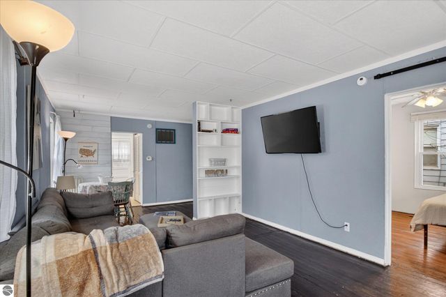 1815 W Genesee, Saginaw, MI 48602