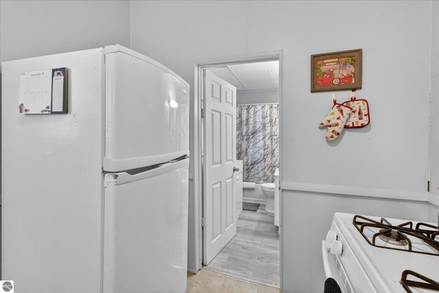 1815 W Genesee, Saginaw, MI 48602