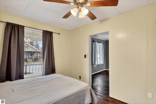 1815 W Genesee, Saginaw, MI 48602