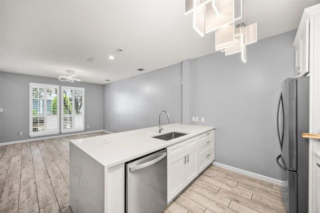 1530 Sutton Street, Houston, TX 77006
