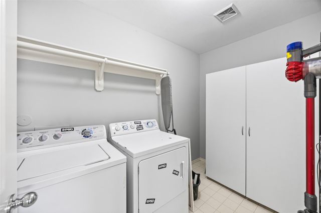 1530 Sutton Street, Houston, TX 77006