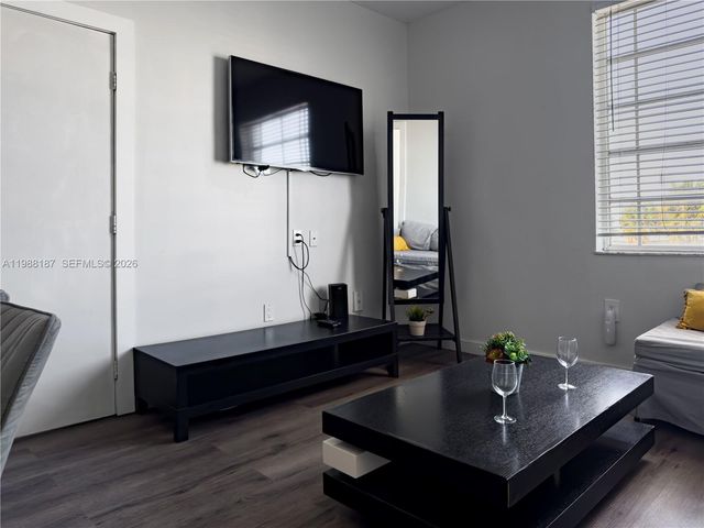 750 Collins Ave 302, Miami Beach, FL 33139