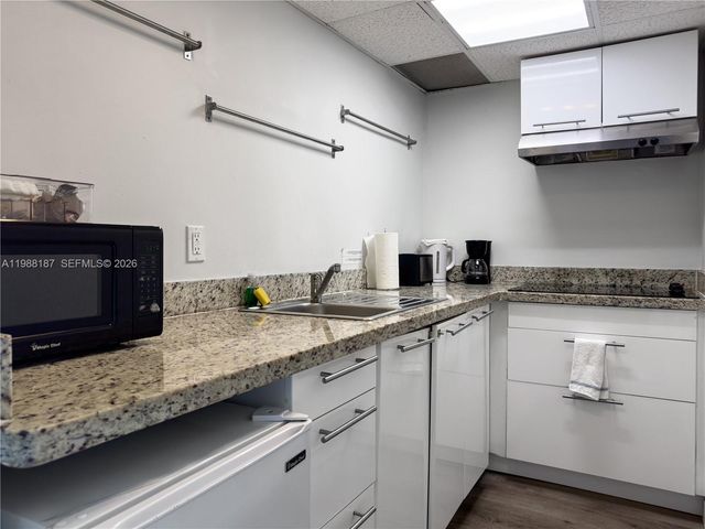 750 Collins Ave 302, Miami Beach, FL 33139