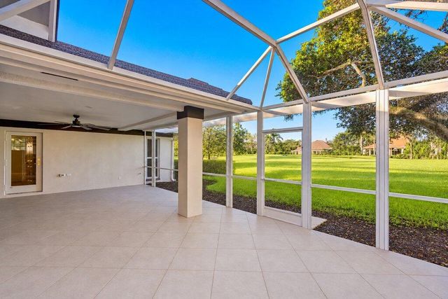 107 Golfview Court, Palm Beach Gardens, FL 33418