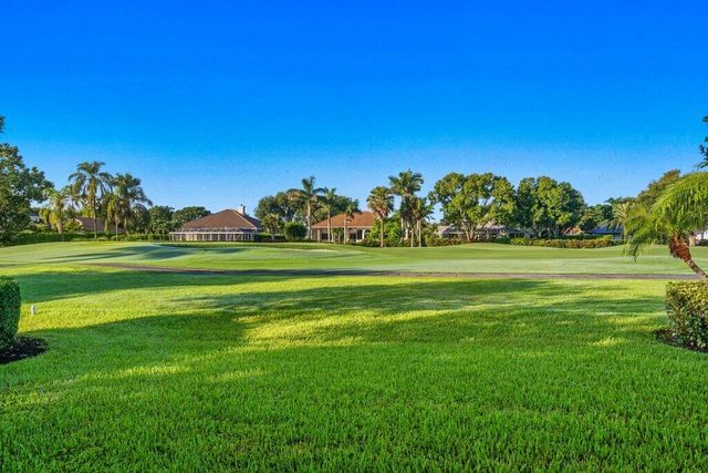 107 Golfview Court, Palm Beach Gardens, FL 33418