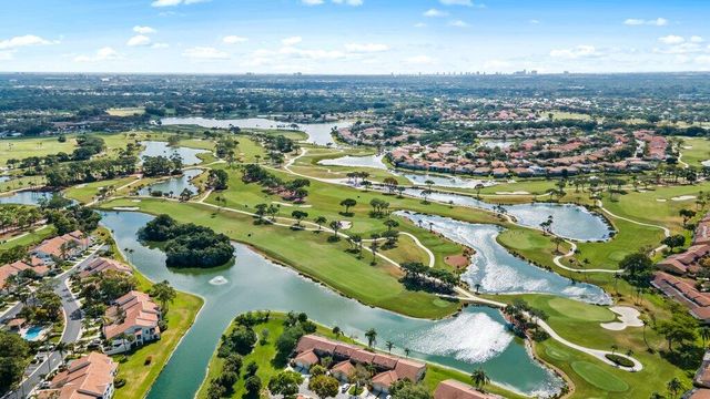 107 Golfview Court, Palm Beach Gardens, FL 33418