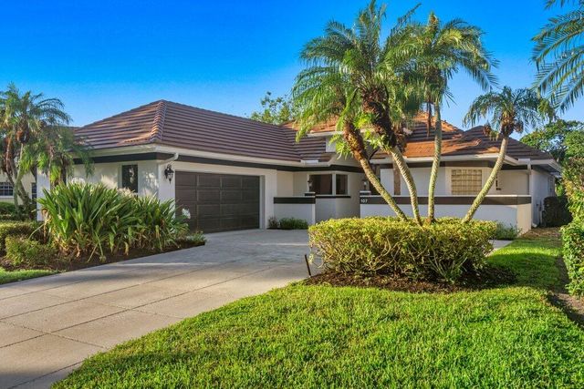 107 Golfview Court, Palm Beach Gardens, FL 33418
