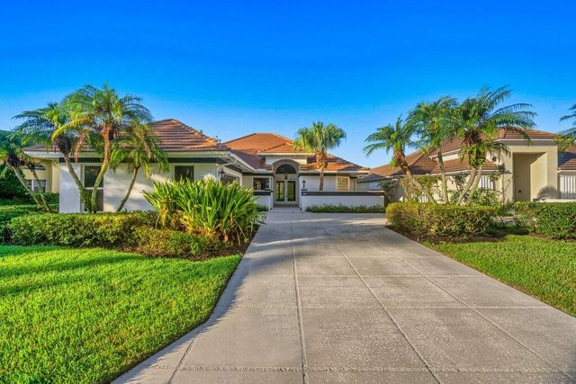 107 Golfview Court, Palm Beach Gardens, FL 33418