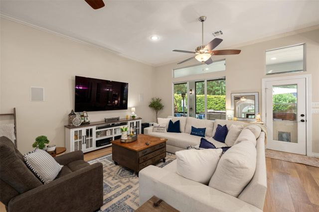 102 Lazy Springs Drive, Montgomery, TX 77356