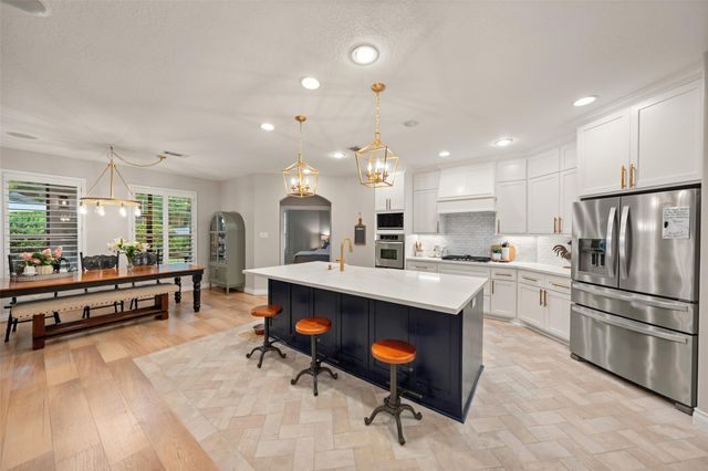 102 Lazy Springs Drive, Montgomery, TX 77356