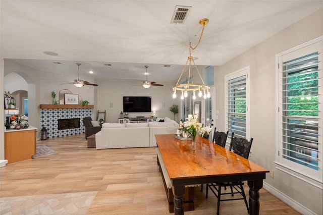 102 Lazy Springs Drive, Montgomery, TX 77356