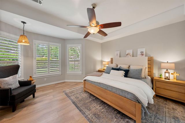 102 Lazy Springs Drive, Montgomery, TX 77356