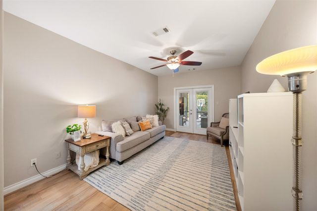 102 Lazy Springs Drive, Montgomery, TX 77356