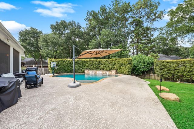 102 Lazy Springs Drive, Montgomery, TX 77356