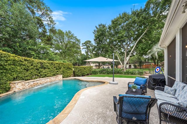 102 Lazy Springs Drive, Montgomery, TX 77356
