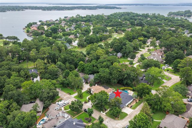 102 Lazy Springs Drive, Montgomery, TX 77356