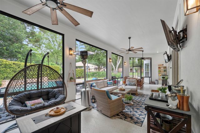102 Lazy Springs Drive, Montgomery, TX 77356