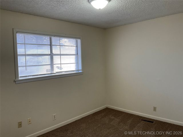 11523 E 17th Place, Tulsa, OK 74128