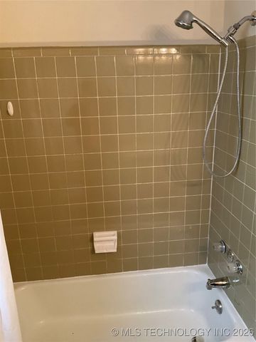 11523 E 17th Place, Tulsa, OK 74128