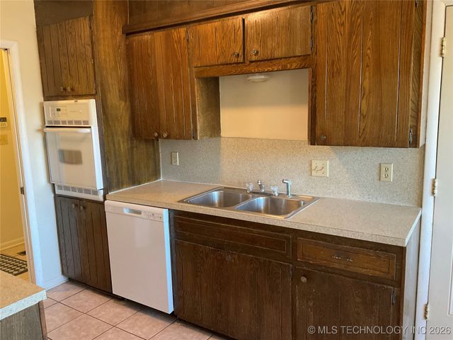 11523 E 17th Place, Tulsa, OK 74128