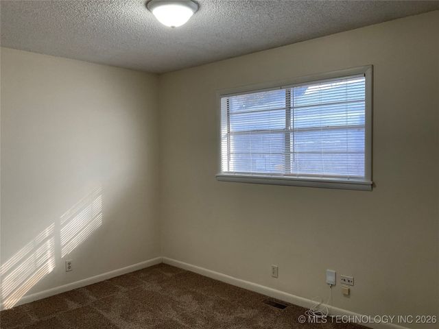 11523 E 17th Place, Tulsa, OK 74128