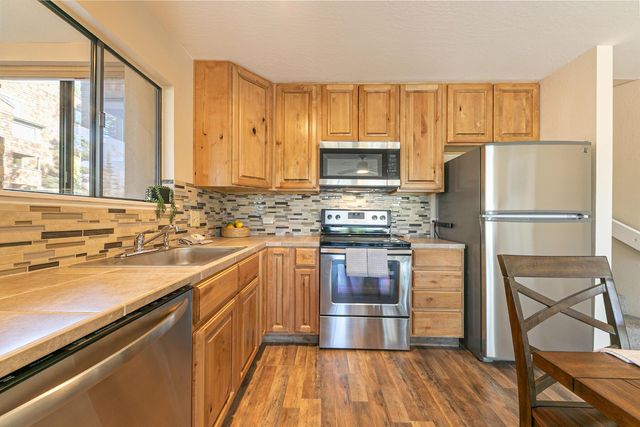 11723 Snowpeak Way Unit 569, Truckee, CA 96161