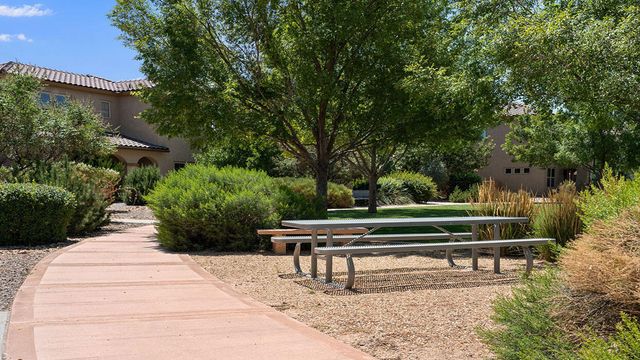 6124 Chicago Drive SE, Albuquerque, NM 87106