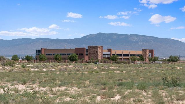 6124 Chicago Drive SE, Albuquerque, NM 87106