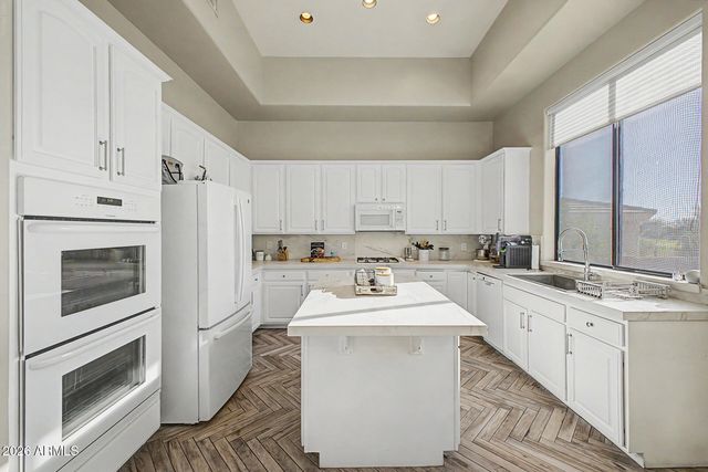 22852 N 52ND Street, Phoenix, AZ 85054