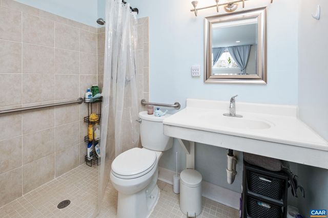 1908 Inglewood Dr Apt B, Charlottesville, VA 22901