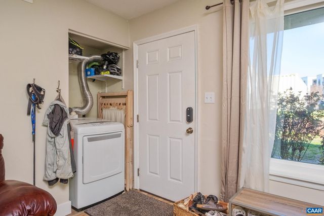 1908 Inglewood Dr Apt B, Charlottesville, VA 22901