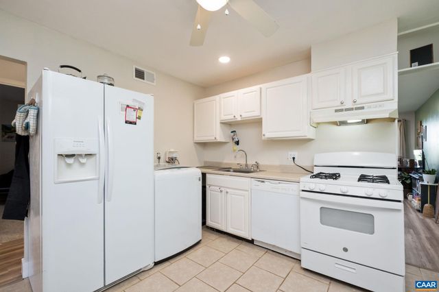 1908 Inglewood Dr Apt B, Charlottesville, VA 22901