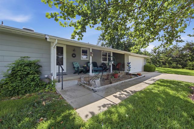 10560 SW Dennett Rd, Augusta, KS 67010
