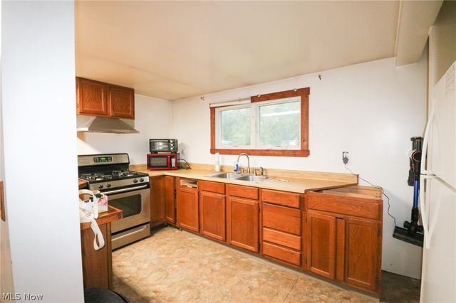 27305 bagley Road, Olmsted Twp, OH 44138
