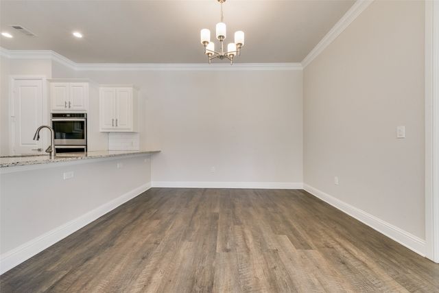 8841 Creek Run Road 403, Fort Worth, TX 76120