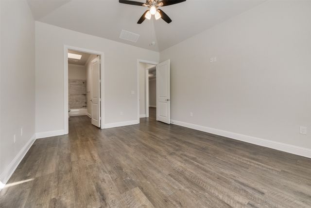 8841 Creek Run Road 403, Fort Worth, TX 76120