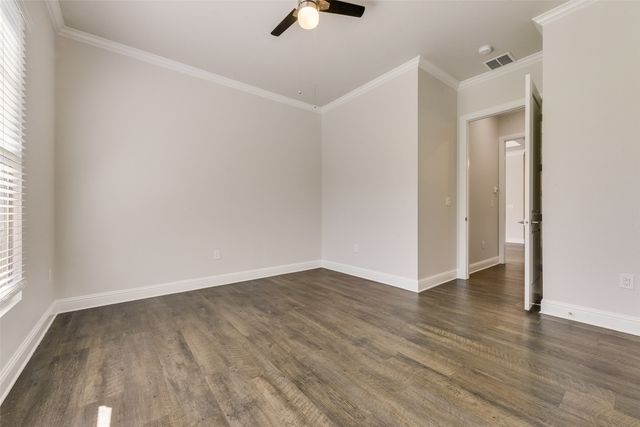 8841 Creek Run Road 403, Fort Worth, TX 76120