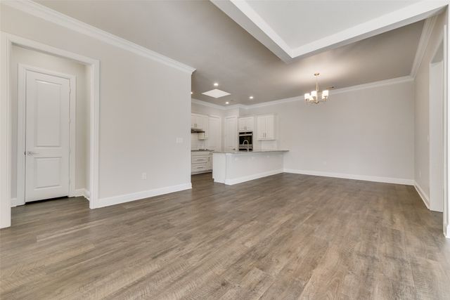 8841 Creek Run Road 403, Fort Worth, TX 76120