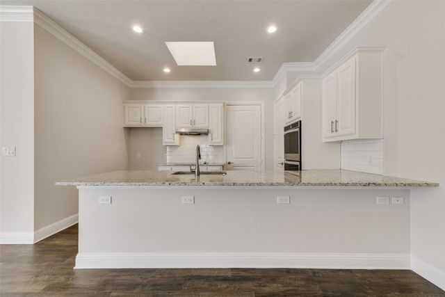 8841 Creek Run Road 403, Fort Worth, TX 76120