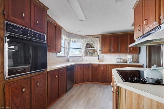 9258 Desoto DR, North Fort Myers, FL 33903