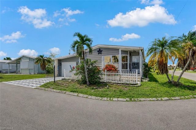 9258 Desoto DR, North Fort Myers, FL 33903